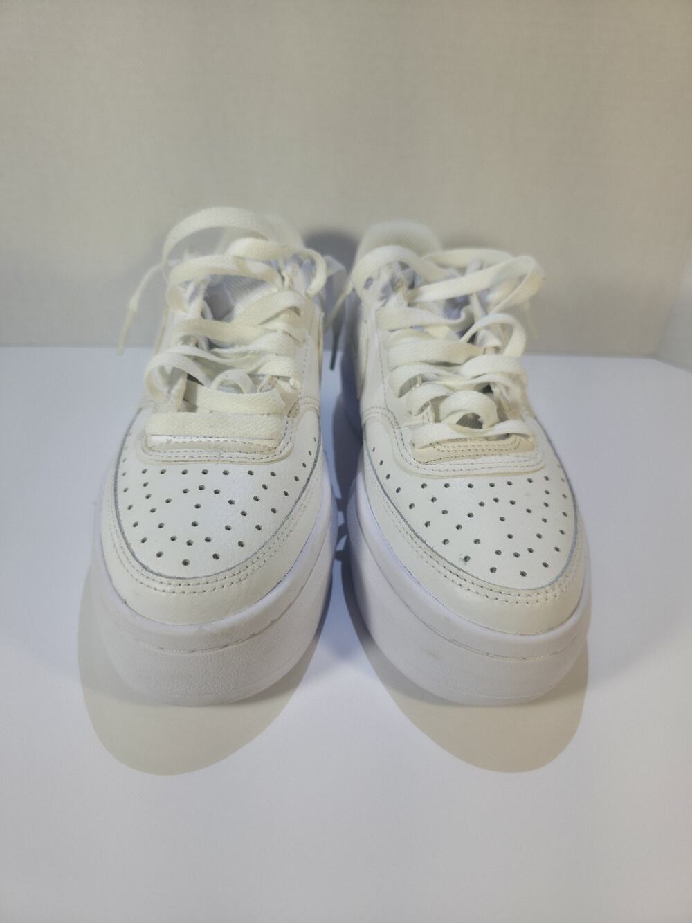 Nike Court Vision Alta Low Women’s 6.5 Triple White Platform DM0113-100